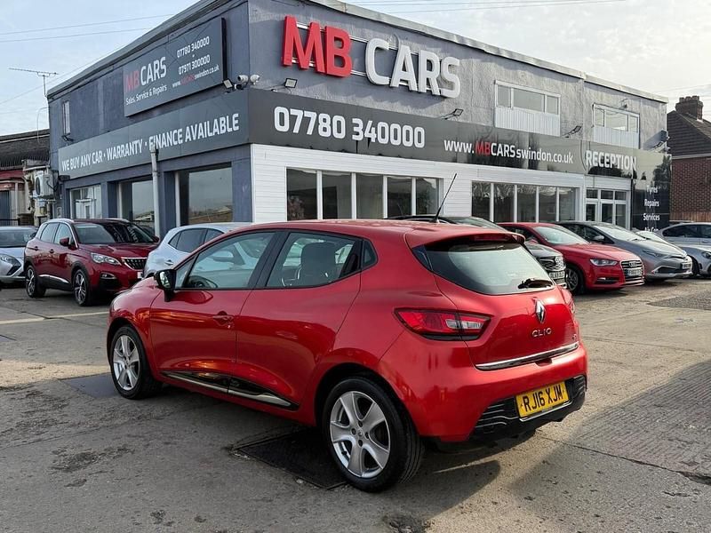 Used Renault Clio IV Dynamique 90 HP (66 kW) 2016 Red Hatchback