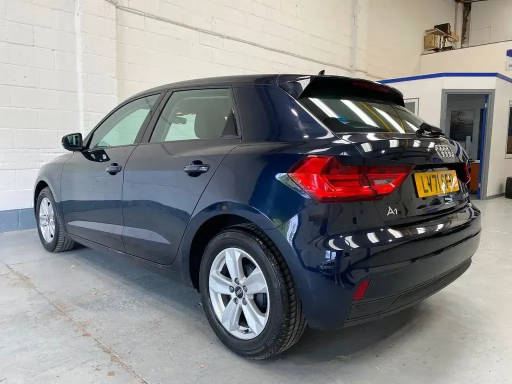 Used Audi A1 Sportback Business 95 HP (69 kW) 2021 Blue Hatchback