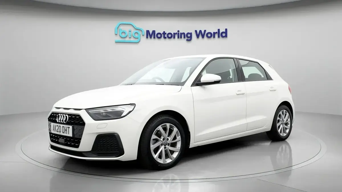 Used Audi A1 Sportback Sport 114 HP (83 kW) 2020 White Hatchback