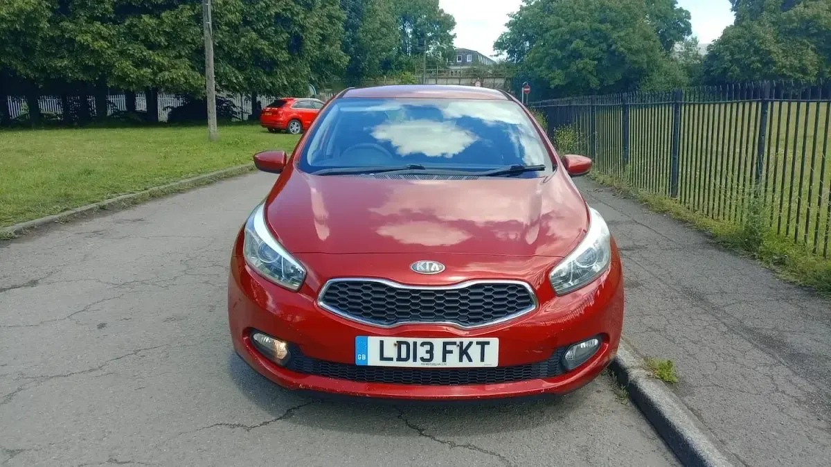 Used Kia Ceed 98 HP (72 kW) 2013 Red Hatchback