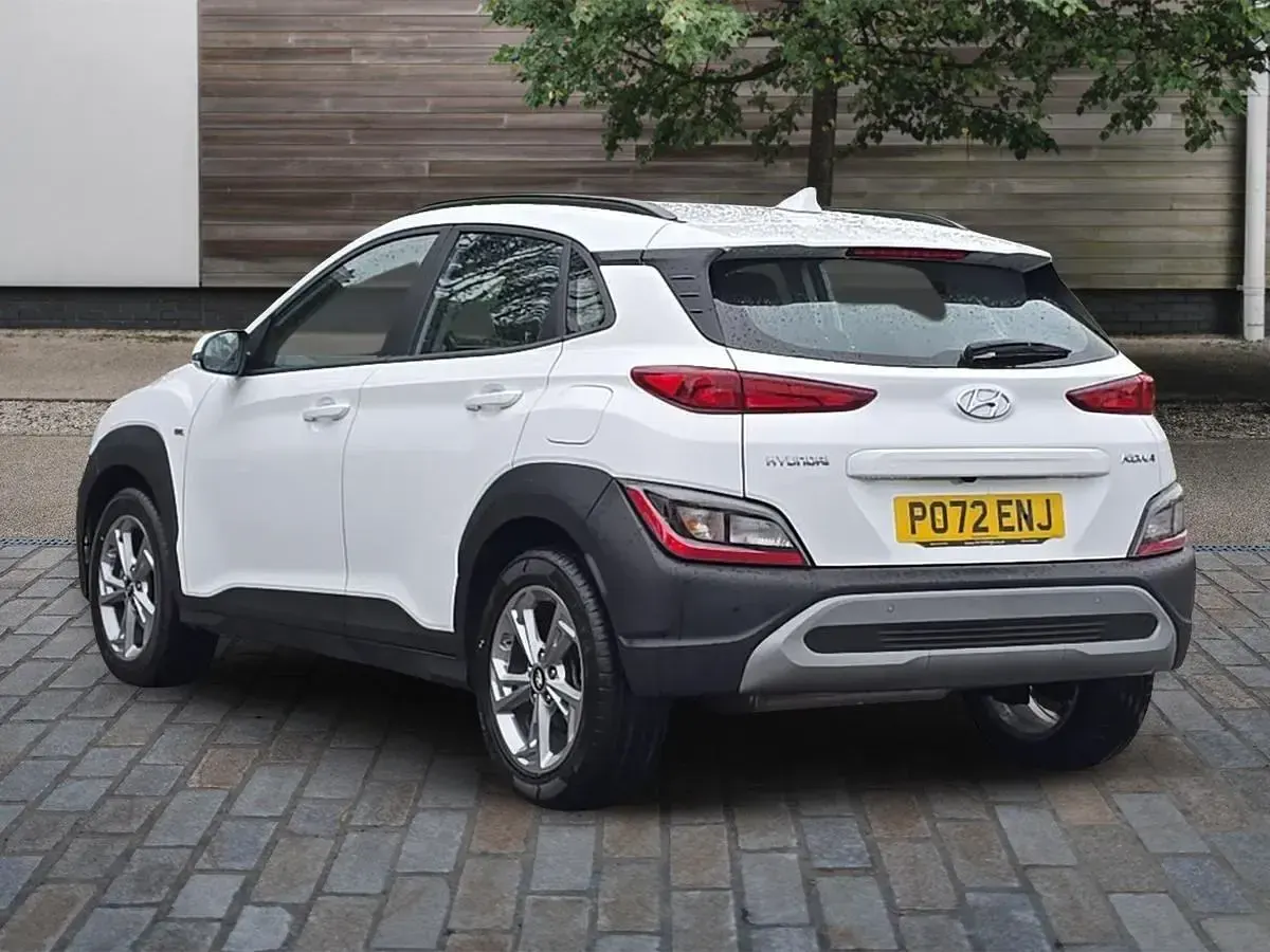 Gebraucht Hyundai Kona SE 120 PS (88 kW) 2022 Weiß SUV