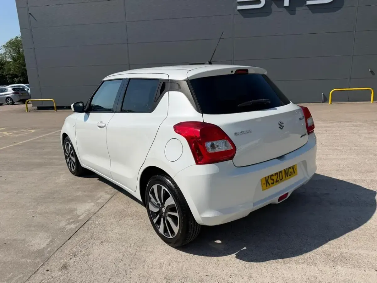 Used Suzuki Swift SZ-T 89 HP (65 kW) 2020 White Hatchback
