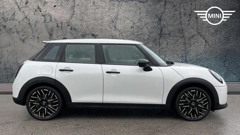 Used Mini Cooper S Hatch 201 HP (147 kW) 2025 White Hatchback