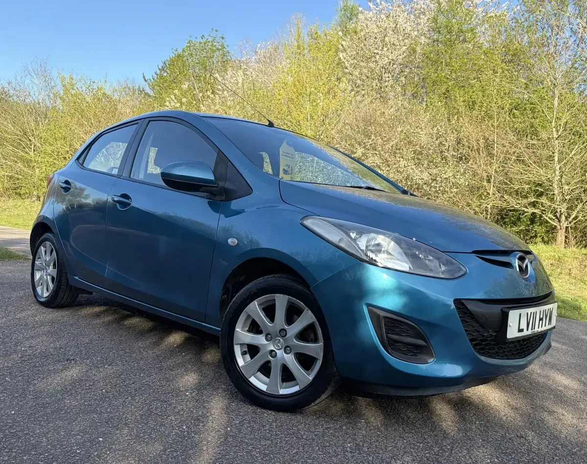 Usado Mazda 2 2011 Azul Citadino