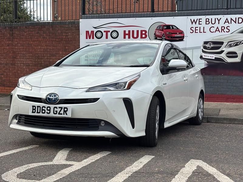 Used Toyota Prius 2024 White Hatchback