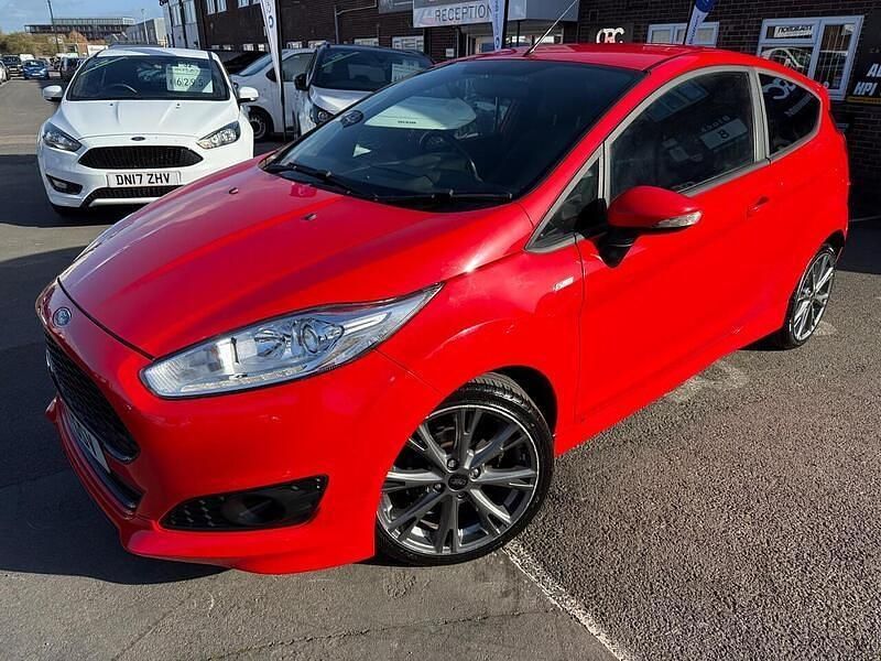 Used Ford Fiesta ST-Line 100 HP (73 kW) 2017 Red Hatchback