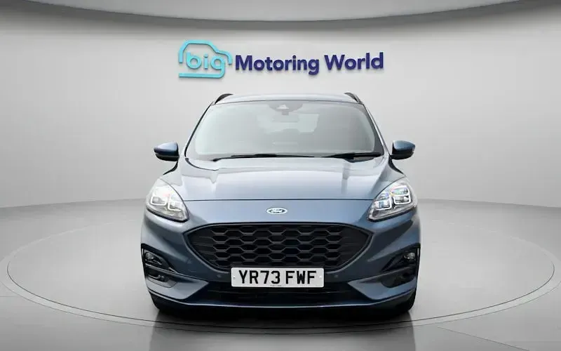 Begagnad Ford Kuga ST-Line 150 HK (110 kW) 2023 Blå SUV
