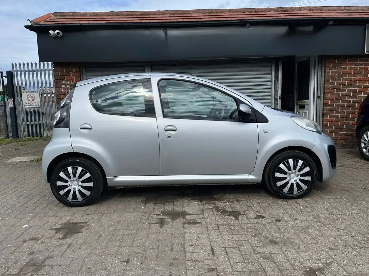 Begagnad Citroën C1 VTR Sport 68 HK (50 kW) 2013 Grå Halvkombi