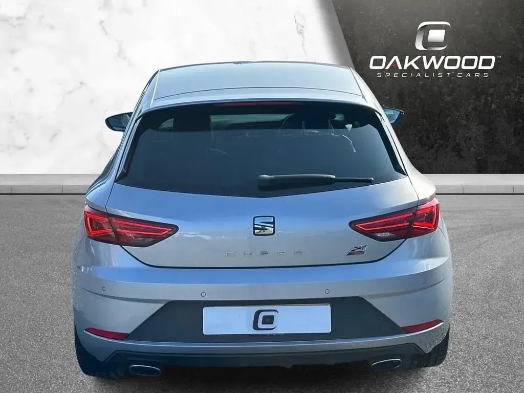 Begagnad Seat Leon CUPRA 300 HK (220 kW) 2018 Silver Sportkupé