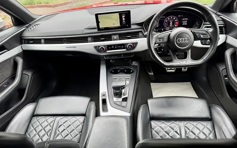 Used Audi S4 Design 354 HP (260 kW) 2018 Red Sedan