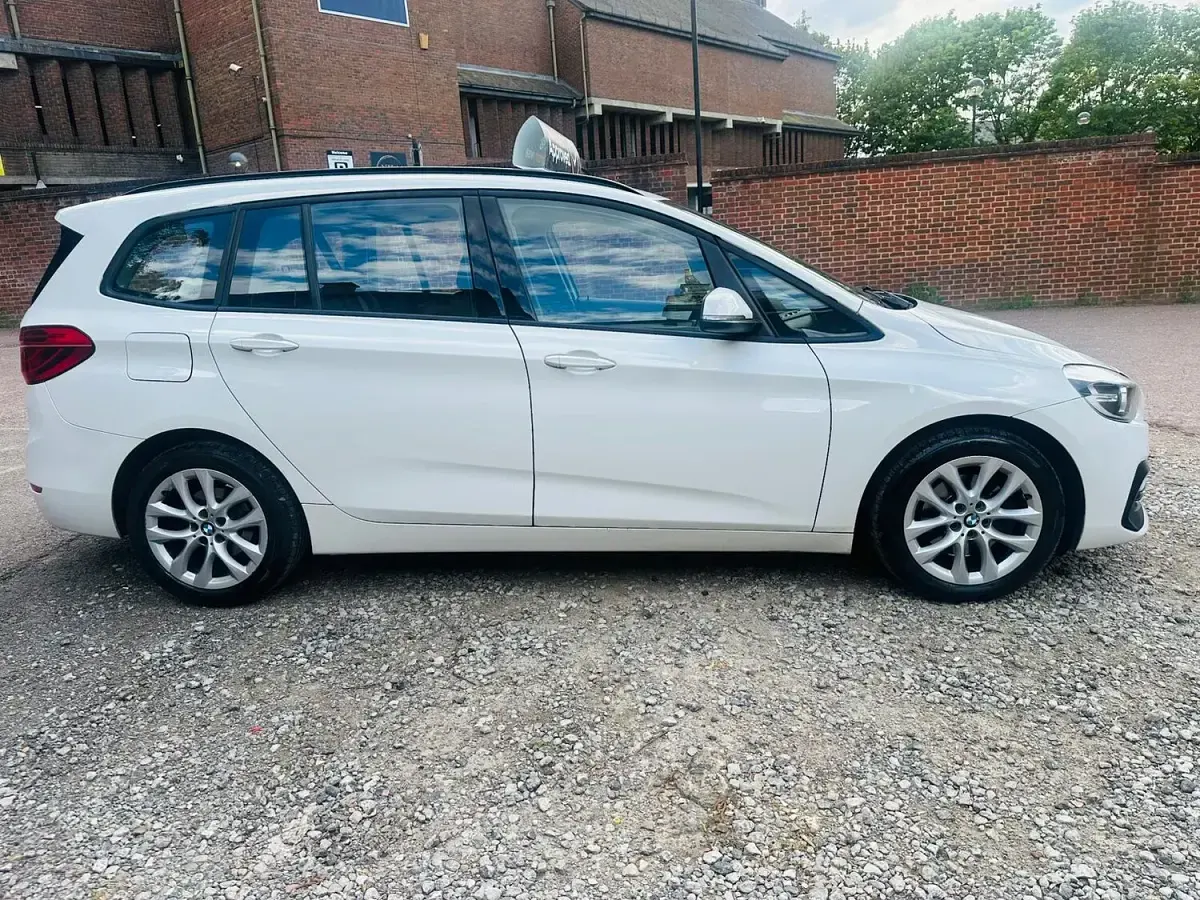 Used BMW 218 Comfort Edition 140 HP (102 kW) 2018 White MPV