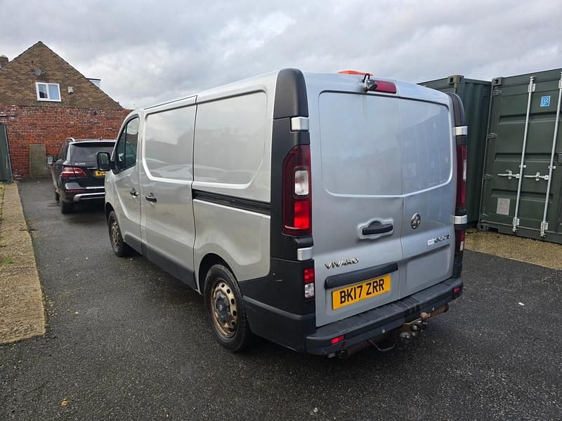 Used Vauxhall Vivaro 95 HP (69 kW) 2017 Silver MPV