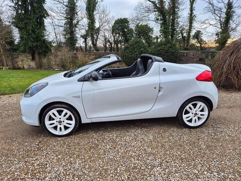 White Used 2011 Renault Wind GT-Line Cabriolet | £2,495 - Image 1/4
