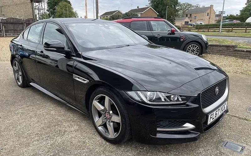 Used Jaguar XE R-Sport 179 HP (131 kW) 2019 Sedan