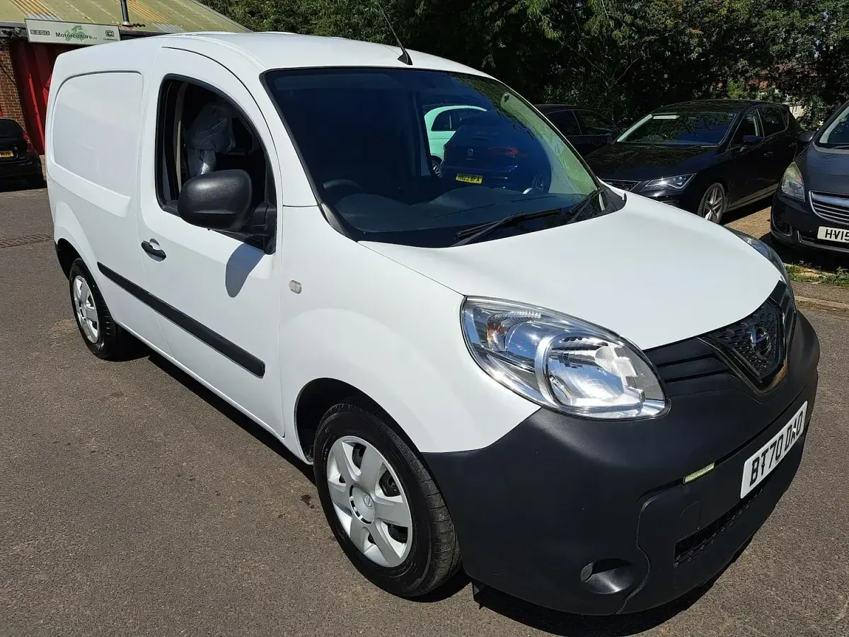 Used Nissan NV250 Acenta 95 HP (69 kW) 2020 White Van