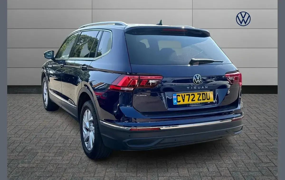 Used VW Tiguan Allspace Life 150 HP (110 kW) 2022 Blue SUV