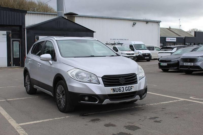 Used Suzuki SX4 S-Cross SZ4 120 HP (88 kW) 2013 Silver Hatchback