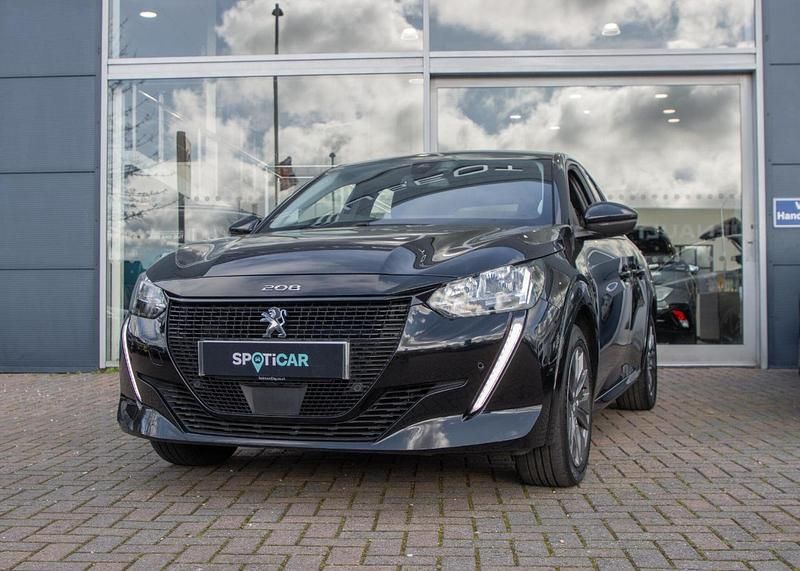 Used Peugeot e-208 Allure 98 kW (134 HP) 2020 Black Hatchback