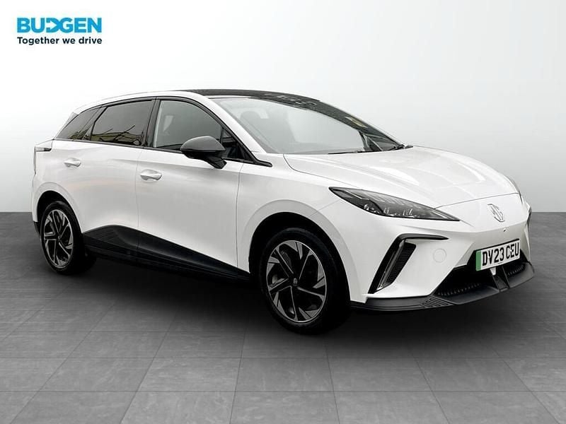 Used MG MG4 EV Trophy 150 kW (204 HP) 2023 White Hatchback