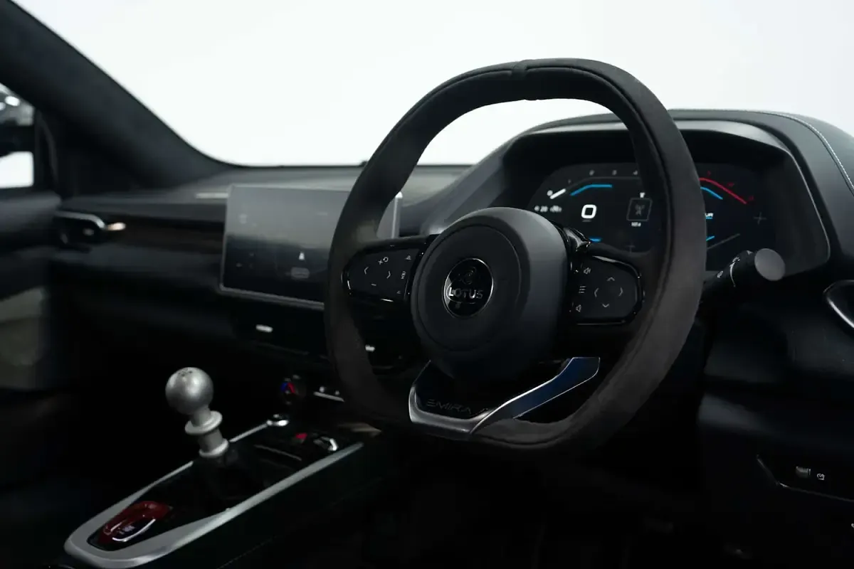 Used Lotus Emira 405 HP (297 kW) 2023 Blue Coupe