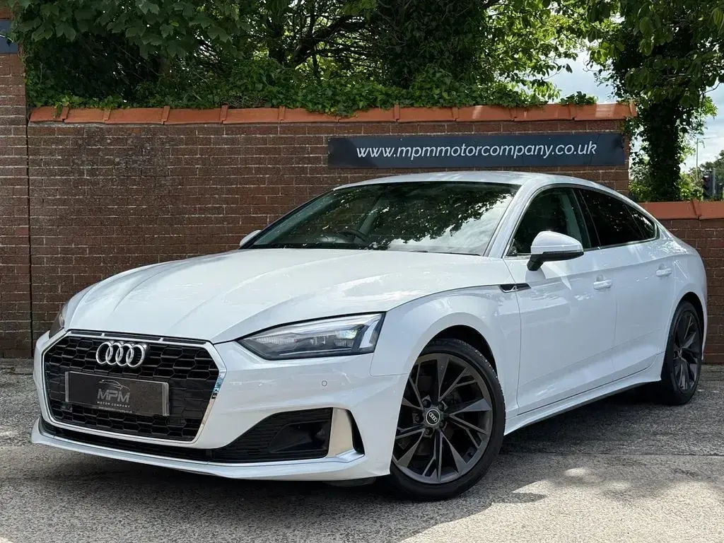 Used Audi A5 Sportback Sport 163 HP (119 kW) 2021 White Hatchback