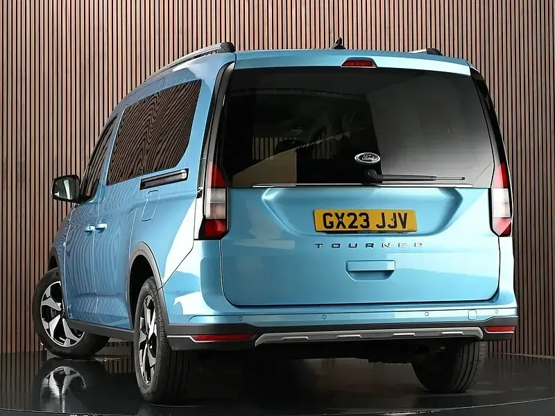 Used Ford Grand Tourneo Connect Active 122 HP (89 kW) 2023 Blue MPV