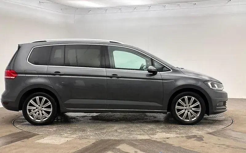 Used VW Touran SEL 150 HP (110 kW) 2025 MPV