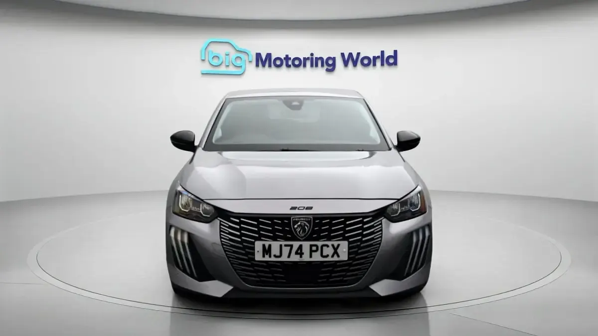Used Peugeot 208 Allure 101 HP (74 kW) 2024 Grey Hatchback