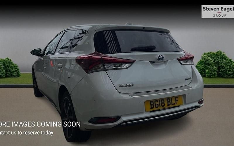 Used Toyota Auris Hybrid Design 136 HP (100 kW) 2019 Hatchback