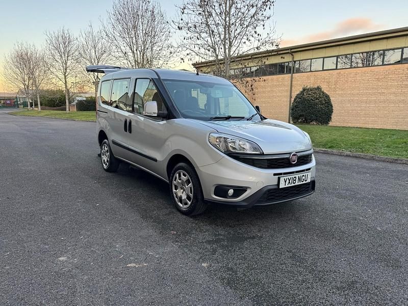 Used Fiat Doblò Easy 95 HP (69 kW) 2018 Silver MPV