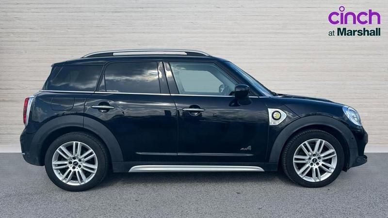 Käytetty Mini Cooper S Countryman Exclusive 224 HP (164 kW) 2020 Musta Katumaasturi