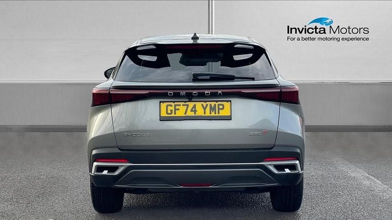 Used Omoda 5 186 HP (136 kW) 2024 Silver with black roof SUV