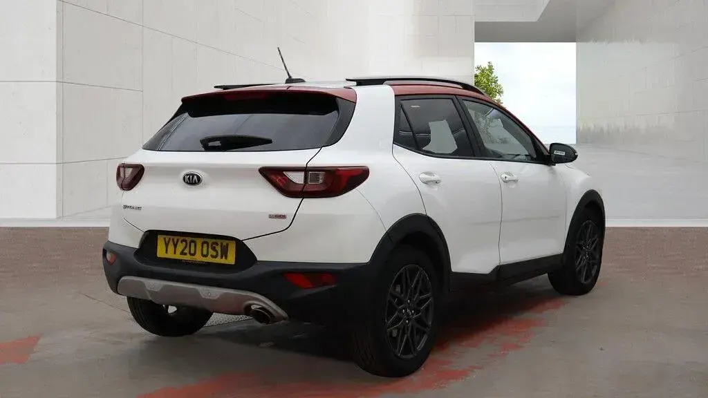 Used Kia Stonic 118 HP (86 kW) 2020 White SUV