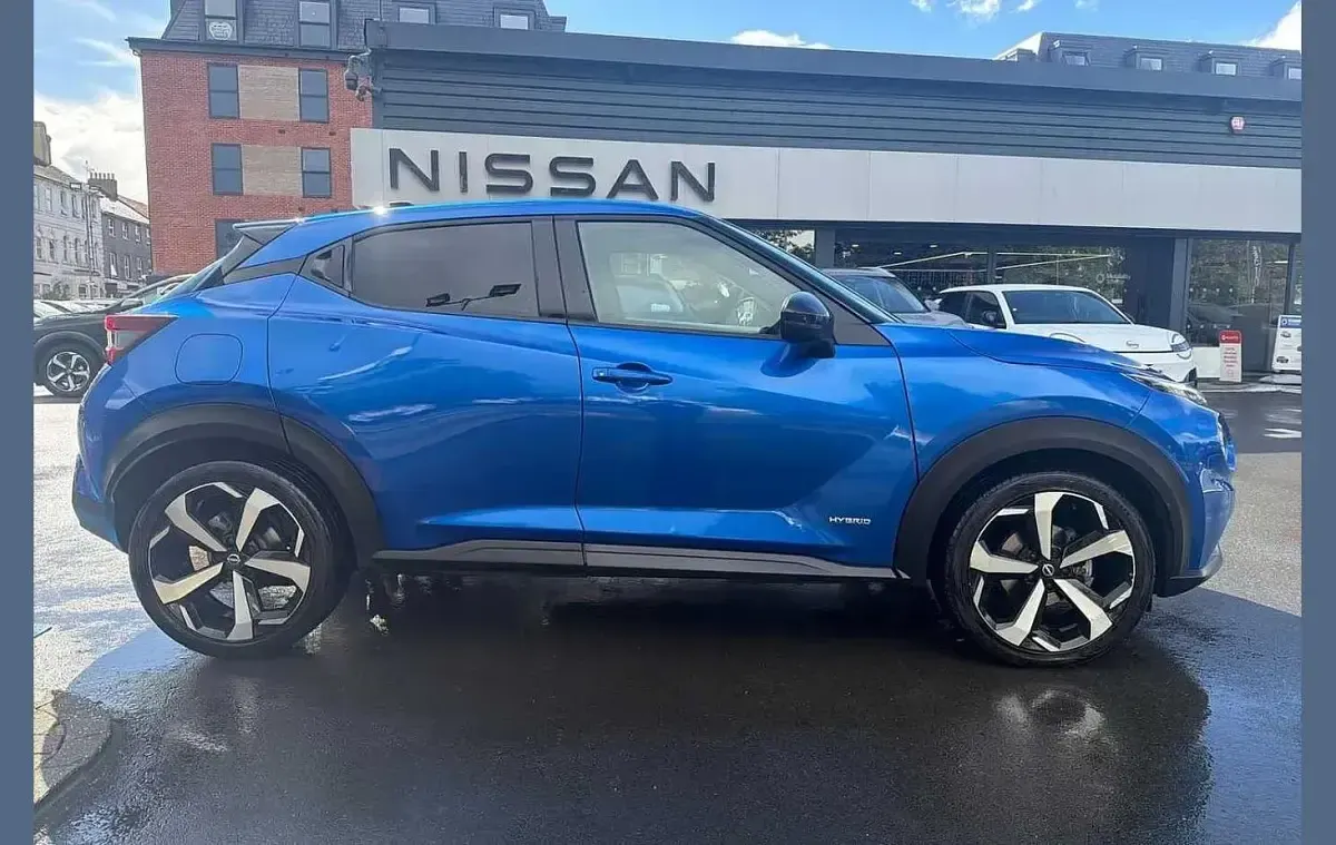 Used Nissan Juke Tekna 143 HP (105 kW) 2023 Blue SUV