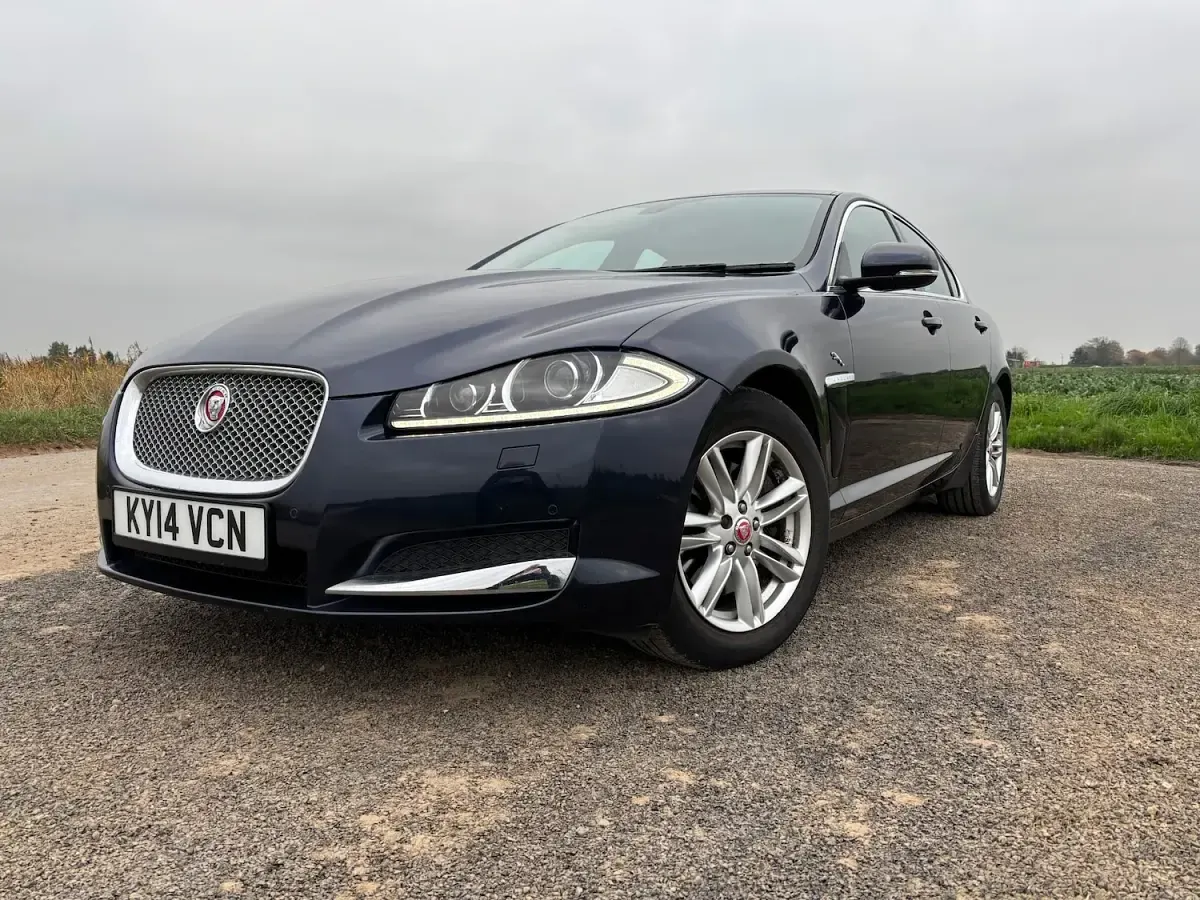 Used Jaguar XF Portfolio 200 HP (147 kW) 2014 Red Sedan