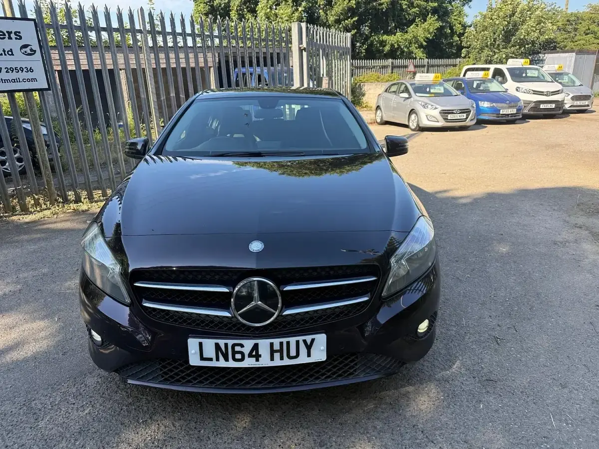 Used Mercedes A180 SE 2014 Purple Hatchback