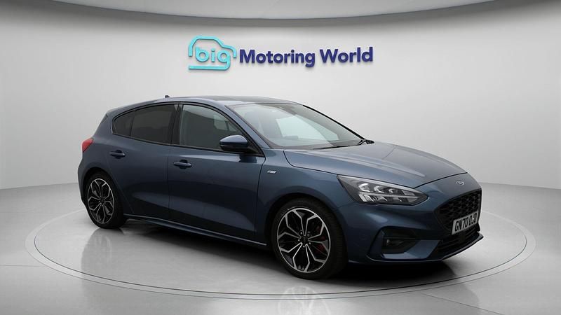 Used 2020 Ford Focus ST-Line X | £12,307 (Fair price) - Image 1/4