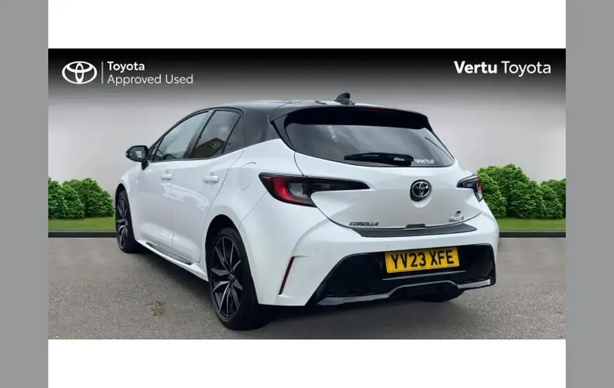 Used Toyota Corolla Sport 196 HP (144 kW) 2023 White Hatchback