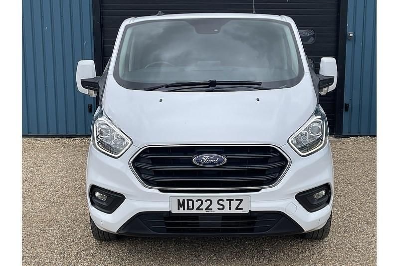 Used Ford Transit Custom Limited 2022 Frozen white (solid colour) Estate