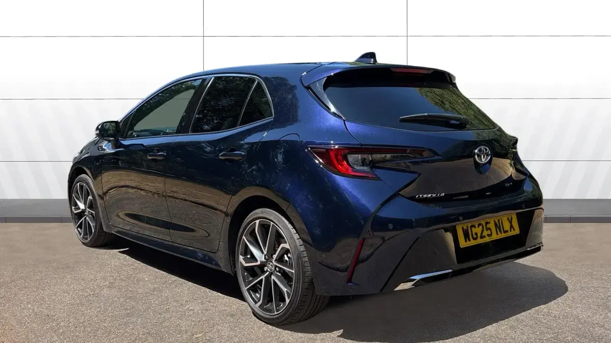 Used Toyota Corolla 196 HP (144 kW) 2025 Blue Hatchback