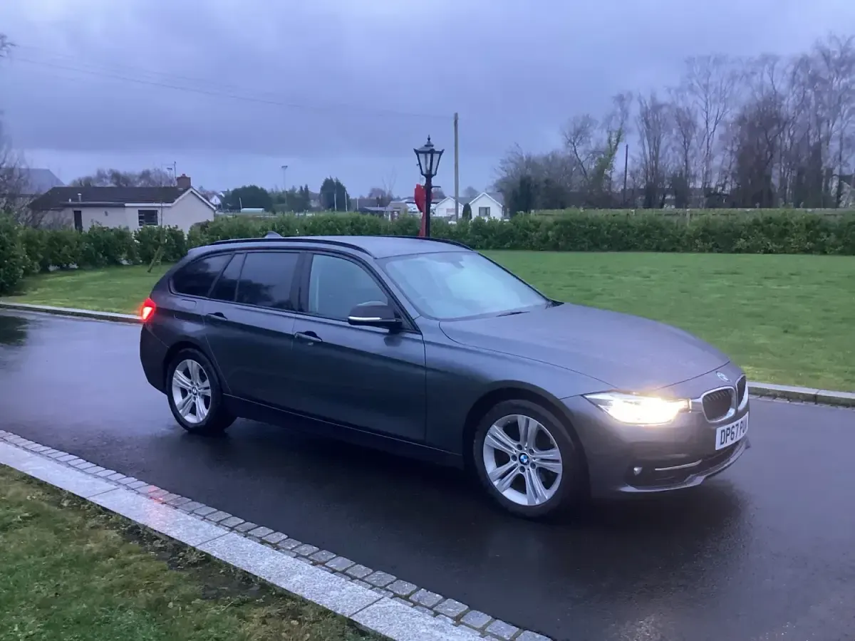 Usado BMW 316 Sport Line 116 CV (85 kW) 2018 Gris Familiar