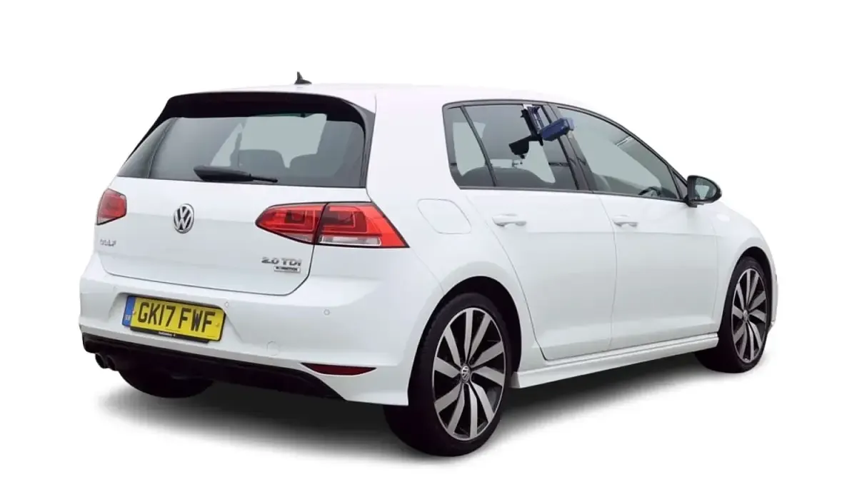 Used VW Golf VII R-line Edition 184 HP (135 kW) 2017 White Hatchback