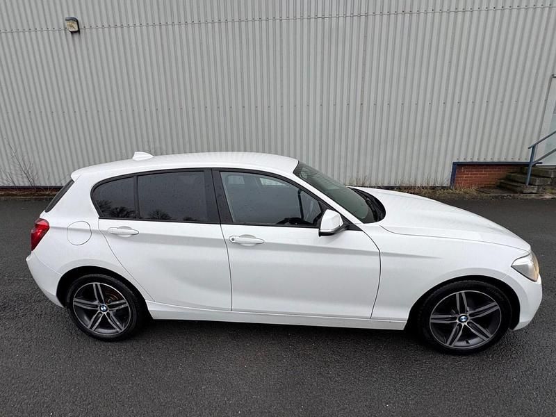Used BMW 116 Sport Line 2012 White Hatchback
