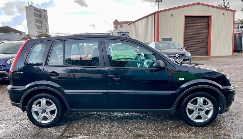 Used Ford Fusion Zetec 99 HP (72 kW) 2010 Black Estate
