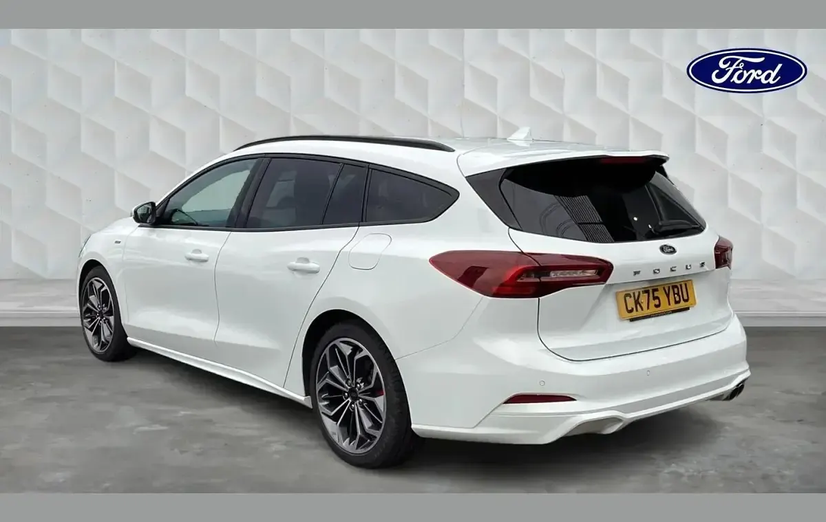 Używany Ford Focus ST-Line X 153 KM (112 kW) 2025 Biały Kombi
