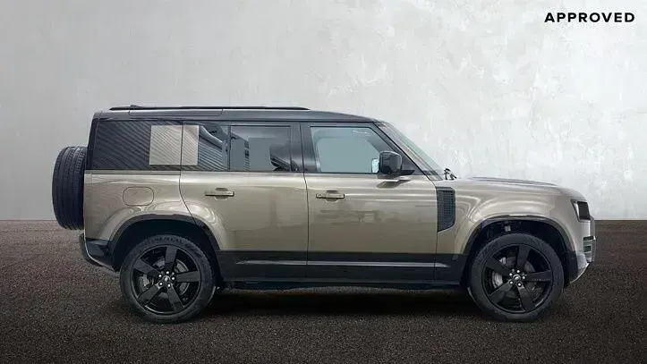 Usado Land Rover Defender HSE Dynamic 2025 Castanho SUV