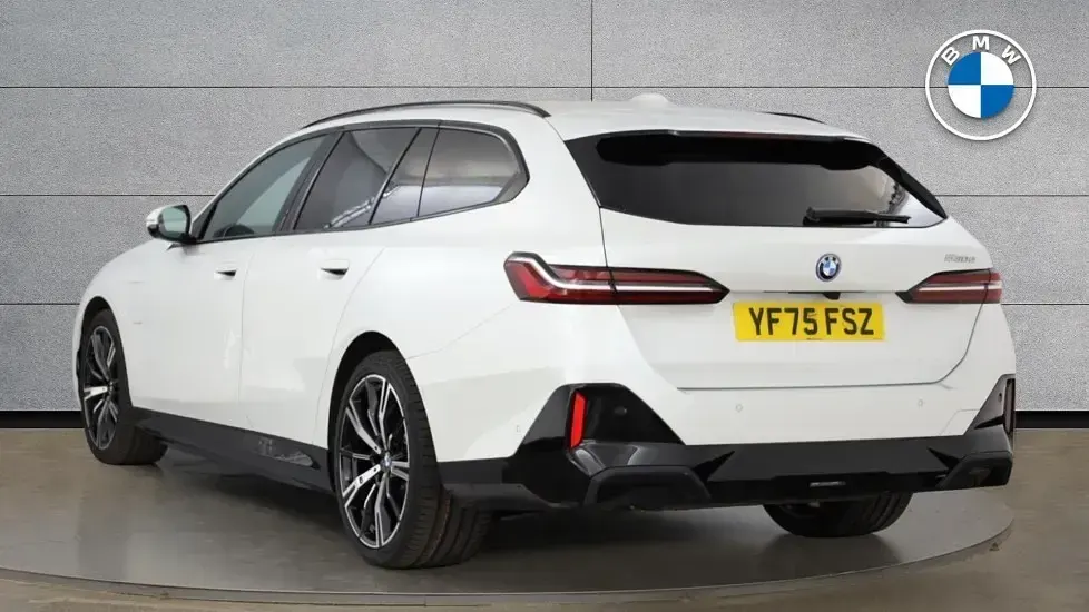 Used BMW 530e M Sport 295 HP (216 kW) 2025 White Estate