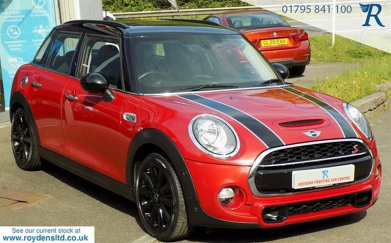 Blazing red metallic Used 2015 Mini Cooper S Hatch Hatchback | £8,490 (Fair price) - Image 1/4