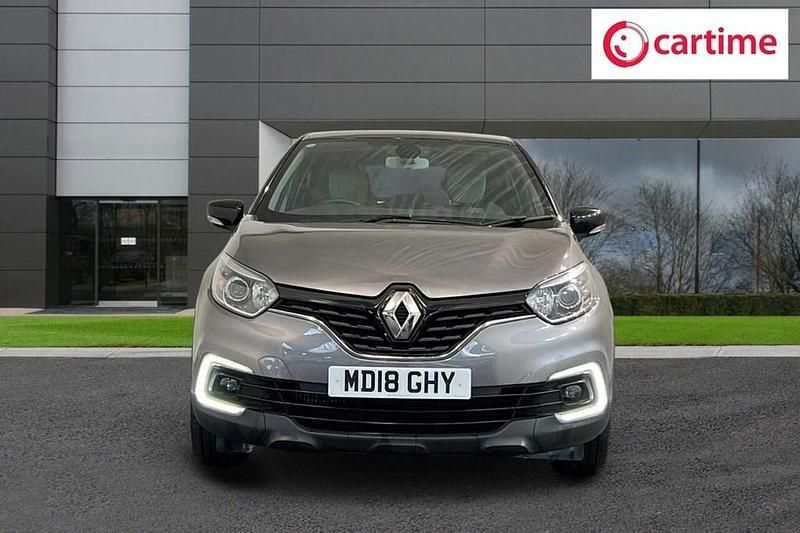Used Renault Captur Iconic 90 HP (66 kW) 2018 Grey/black SUV