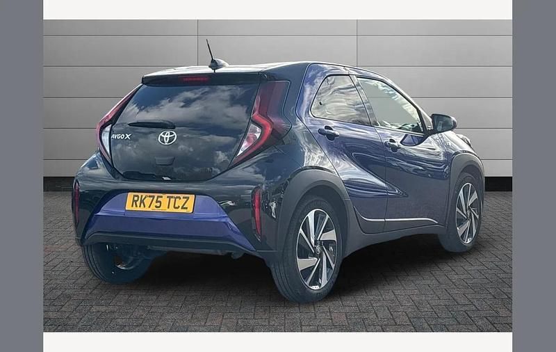 Used Toyota Aygo X 72 HP (52 kW) 2025 Blue SUV